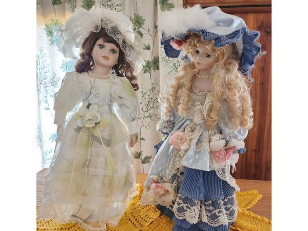 ~/upload/Lots/116242/AdditionalPhotos/maouhimffiso6/2 Porcelain dolls_t600x450.jpg